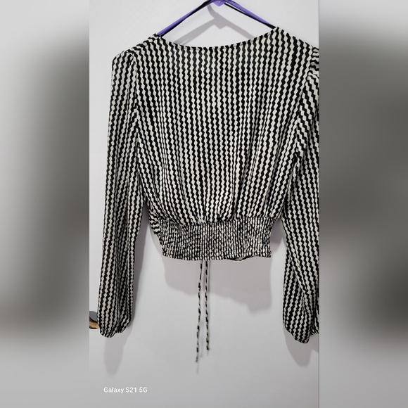 Blouse - Picture 2 of 2